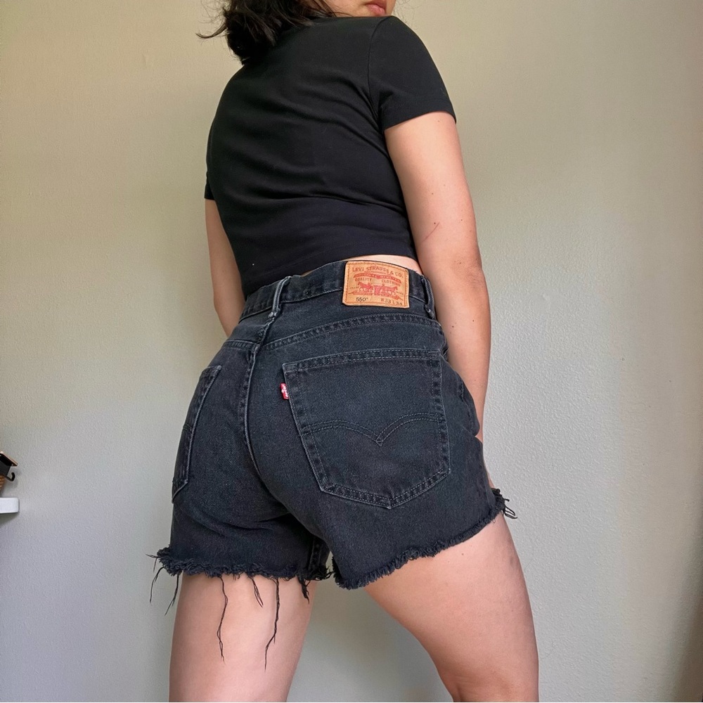 LEVI’S 550 CUT OFF DENIM SHORTS BLACK